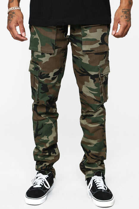Shop Men CAMOUFLAGE Relaxed Camo Cargo Pants - 38W/32L - 286 AED in KSA |  GAP
